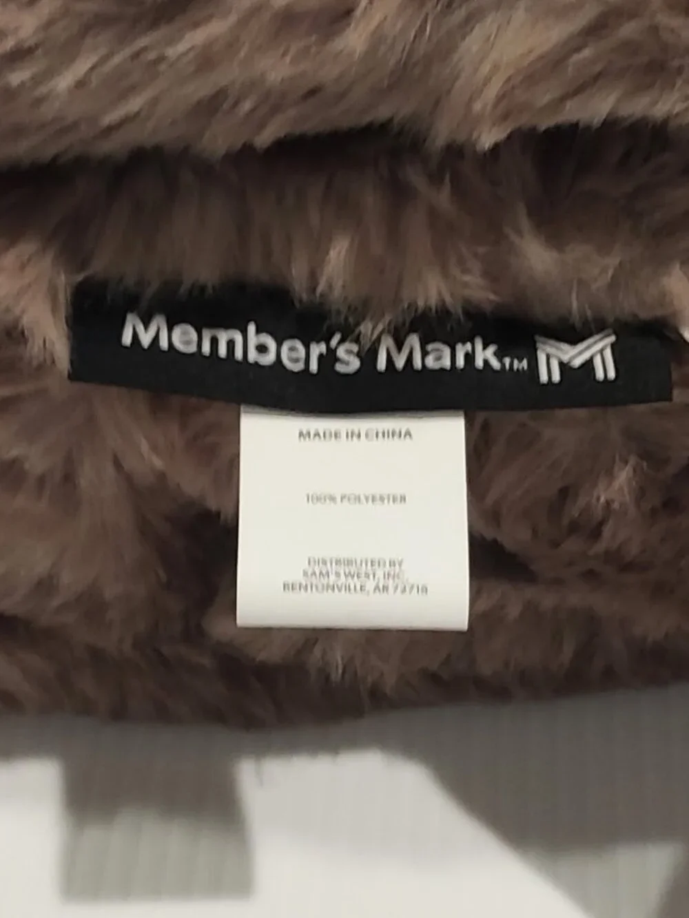 Member's Mark Chinchilla Hotel Premier Collection Luxury Faux Fur Throw, 60